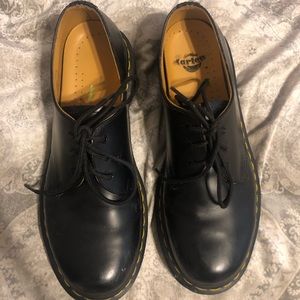 Dr. Martens black smooth 1461